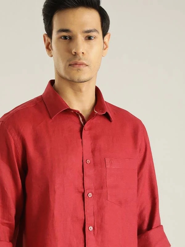 Indian Terrain Men Solid Red Shirt